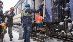 Із зони бойових дій на Донеччині евакуювали ще 39 цивільних &ndash; ОВА