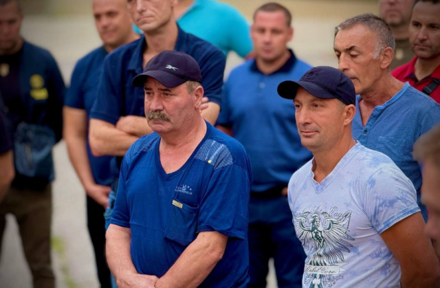 Одеські комунальники поїхали на Донеччину будувати фортифікації Одеські комунальники поїхали на Донеччину будувати фортифікації