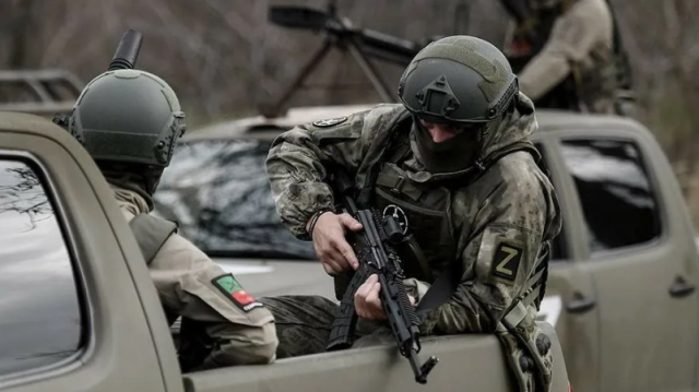 Ворог наступає на Курахове використовуючи 10 000 військових проти 2000 десантників ЗСУ – Forbes Ворог наступає на Курахове використовуючи 10 000 військових проти 2000 десантників ЗСУ – Forbes