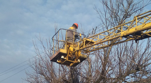 На Донеччині повернули світло у 21 населений пункт