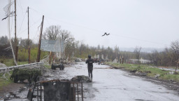 У мережі показали зруйновану трасу Костянтинівка - Краматорськ: нові кадри