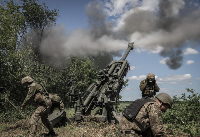 Російські війська не залишають спроб взяти Авдіївку в оточення
