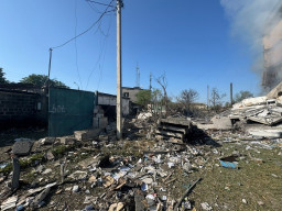 Росіяни вдарили ФАБами по Костянтинівці: під завалами можуть бути люди