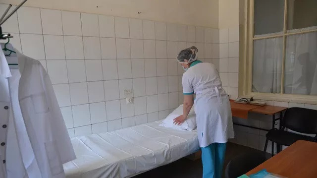Тимчасово окупована Луганщина стискається з критичним дефіцитом медичних працівників