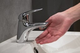 В Енакиево почти 2600 абонентов остались без воды