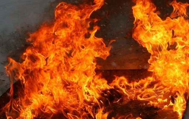 В н.п. Харцызск во время пожара пострадал мужчина