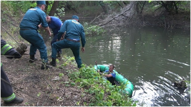 В селе Веселенькое из реки Лугань извлекли тело мужчины