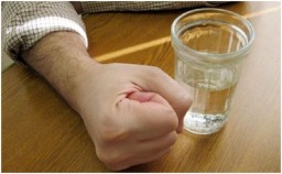 В Горловке мужчина нанес подростку телесные повреждения