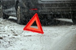 В Донецке столкнулись автомобиль и автобус шахты им. А.А. Скочинского