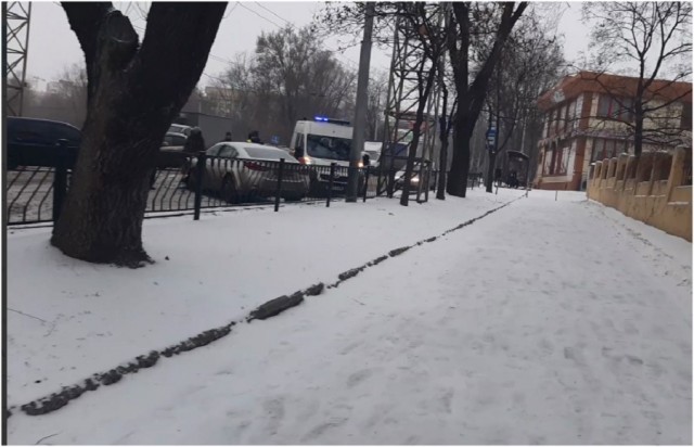 В центре Донецка произошло ДТП с участием скорой помощи