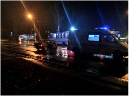 В Донецке произошло ДТП с участием маршрутки и автомобиля