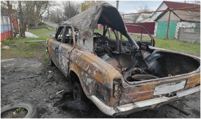 В Должанске полностью сгорел автомобиль и сильно пострадал мужчина