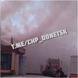 В Донецке из-за удара молнии горел шиномонтаж