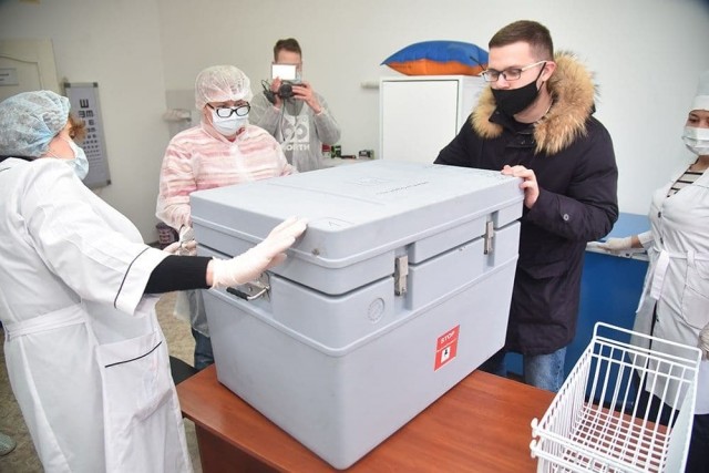 «Минздрав ДНР» продемонстрировал разгрузку вакцины «Спутник V», но РФ это отрицает