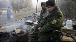 В Макеевке на улице Театральной боевики утроили тотальную проверку граждан
