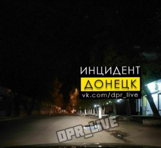 В Донецке в районе железнодорожного рынка на дороге лежал мужчина