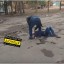 В Донецке на ул. Щетинина у «штаба участкового» средь бела дня избивали упавшего мужчину