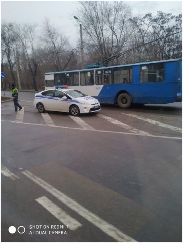 В Донецке на ул. Стадионной боевики «ДНР» устроили проверку всех машин
