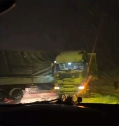 На автодороге в направлении КПП «Успенка» произошло ДТП с фурой
