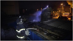 В Луганске на территории центрального рынка произошел пожар