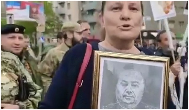 Пропагандистка Монтян привезла портрет дедушки Владимира Зеленского в Донецк