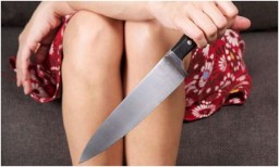 В Горловке женщина ударила родственницу ножом