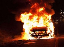 В Луганске ночью сожгли автомобиль с боеприпасами
