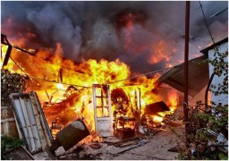 В Донецке в сгоревшем доме обнаружен труп женщины