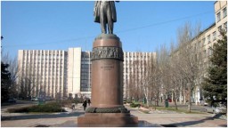 Боевиков «ДНР» мечтают заменить памятник Тарасу Шевченко в Донецке на памятник боевикам