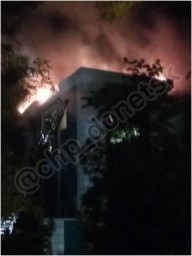 В Донецке горит здание поликлиники на Киевском проспекте