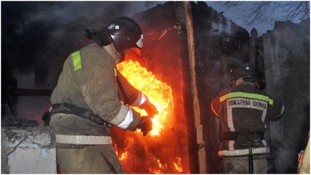 В Горловке во время пожара пострадали два человека