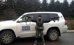 В н.п. Ясиноватая боевики «ДНР» не пропускают автомобили СММ ОБСЕ и мирных граждан