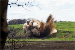 В н.п. Славяносербск на мине подорвались двое подростков, один из которых погиб