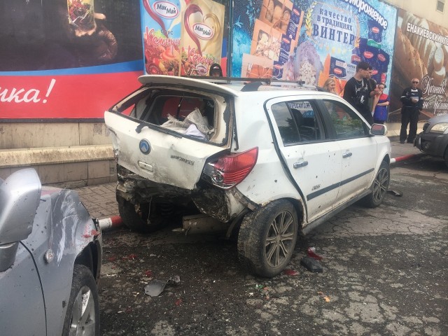 В Енакиево произошло ДТП с участием 4-х автомобилей, в котором пострадал пешеход и ребенок