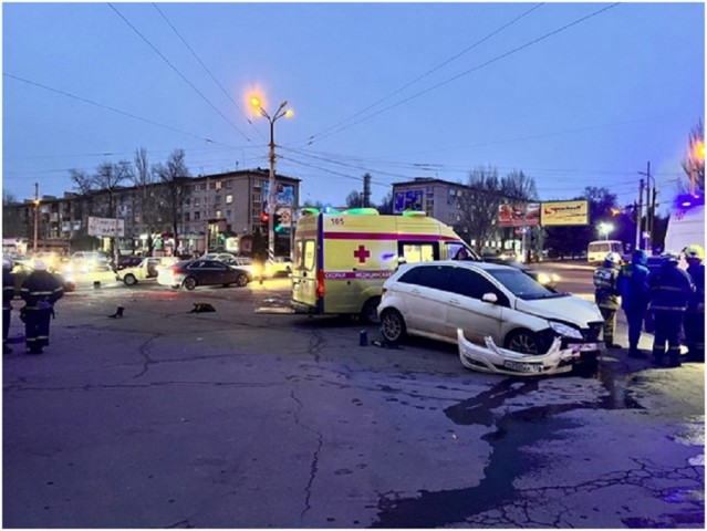В Луганске в результате ДТП пострадало 4 человека