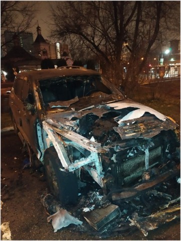 В Луганске уничтожают автомобили с украинскими автономерами