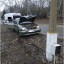В Новоазовске автомобиль врезался в опору ЛЭП