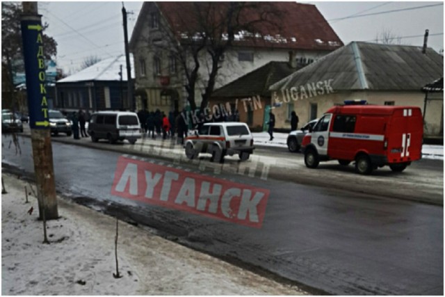 В Луганске на ул. Шевченко от взрыва растяжки пострадала женщина