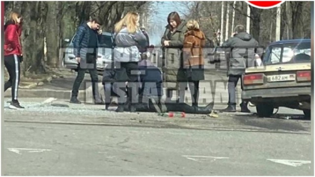 В центре Донецка на бульваре Шевченко произошло серьезное ДТП в котором пострадала женщина