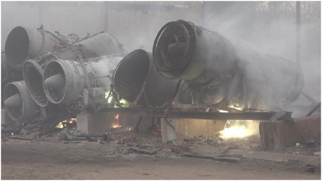 В Луганске горел авиаремонтный завод