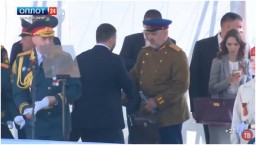 Главарь «ДНР» Пушилин явился на «парад» с охранником в форме НКВД