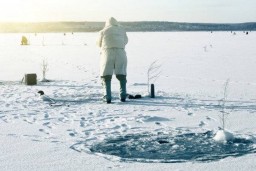 В н.п. Зугрес в районе водоема был обнаружен труп мужчины