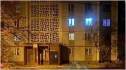 В Донецке на ул. Пухова из окна выпрыгнул парень