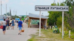 В районе блокпоста боевиков в районе Станицы Луганской люди теряют сознание
